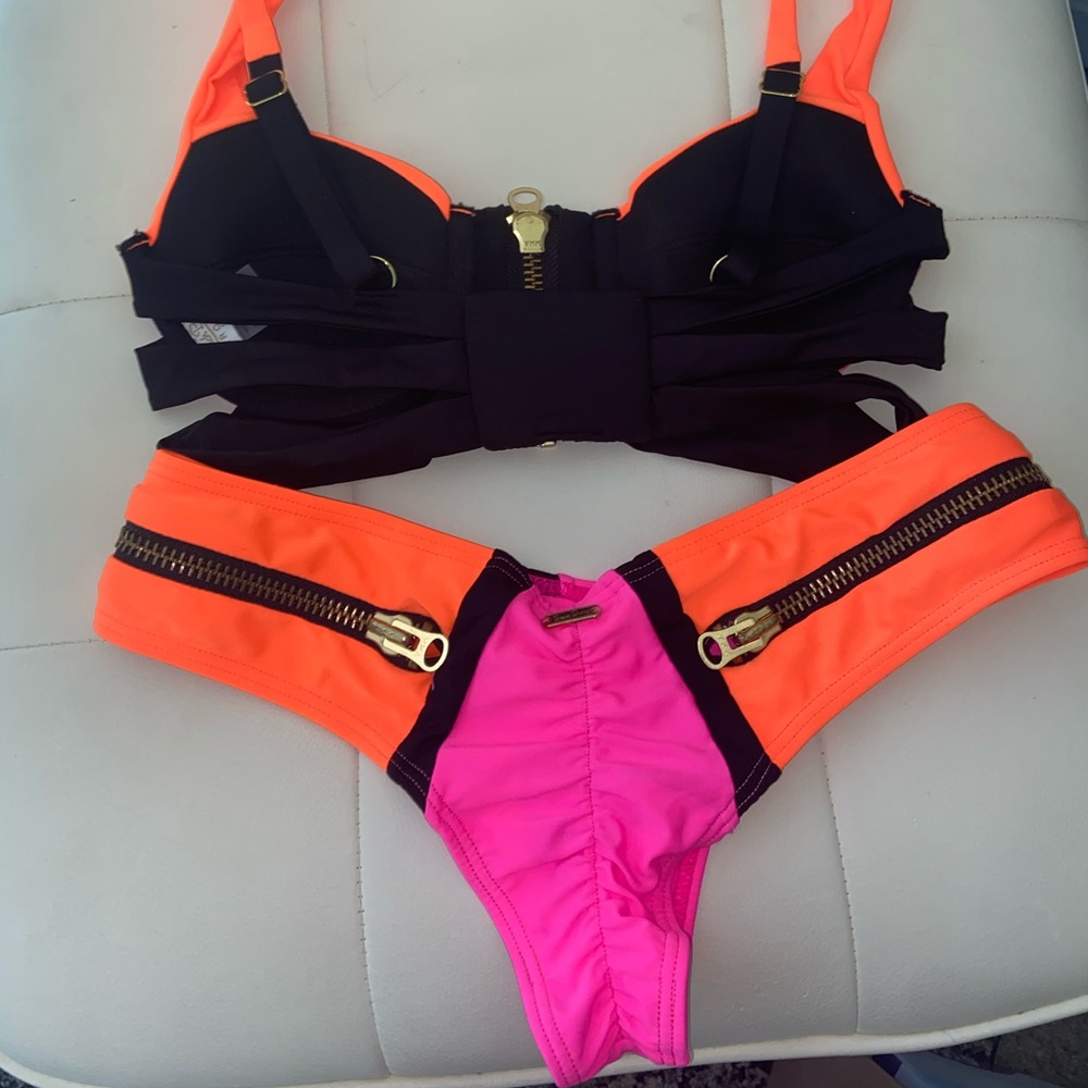 Beach Bunny 💖🧡 Endless Summer bikini set - Picture 3 of 6